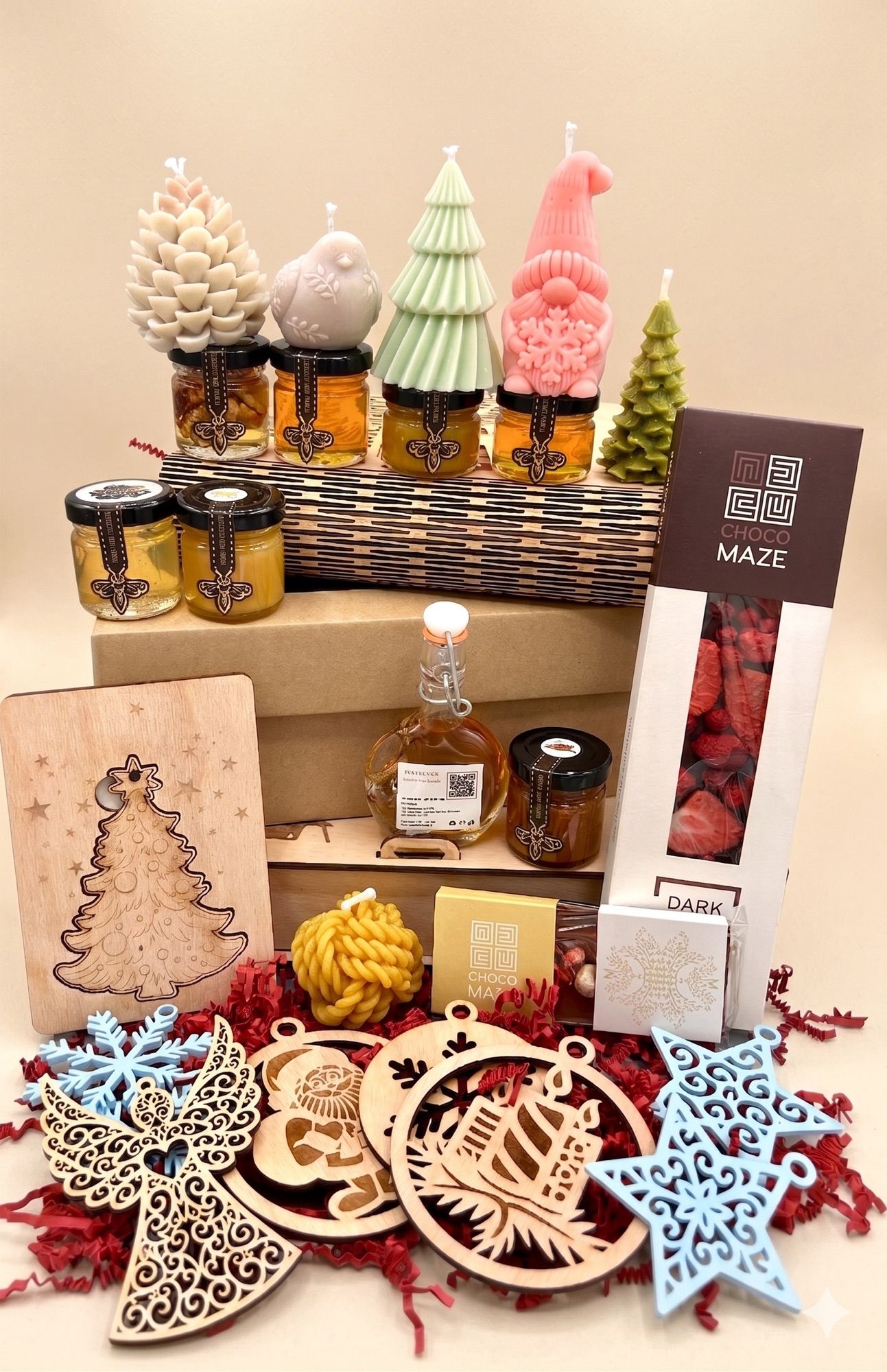 Corporate Christmas gift box with engraved wood, honey and chocolate
