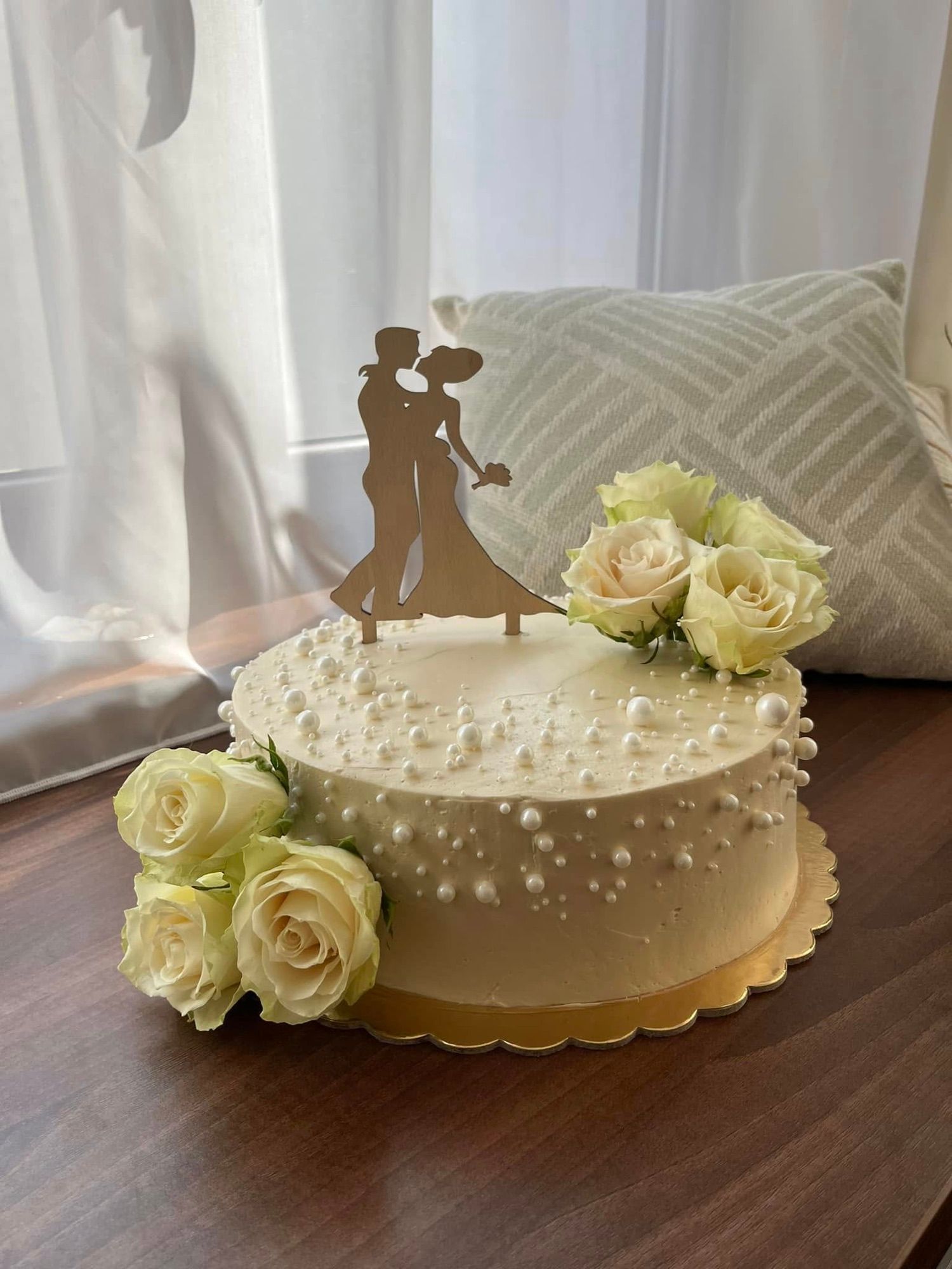 Engraved cake topper and wooden accessories for cake shops